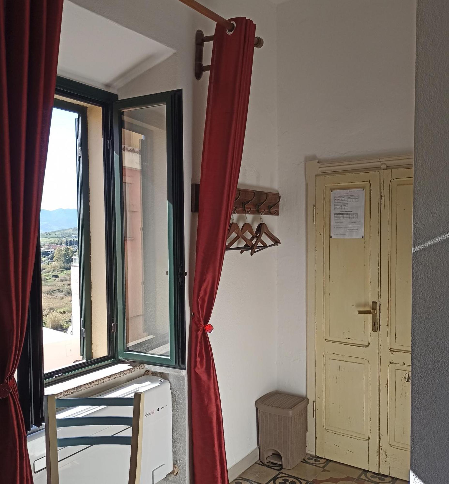 פוסאדה B&B Eleonora D'Arborea, Centro Storico מראה חיצוני תמונה