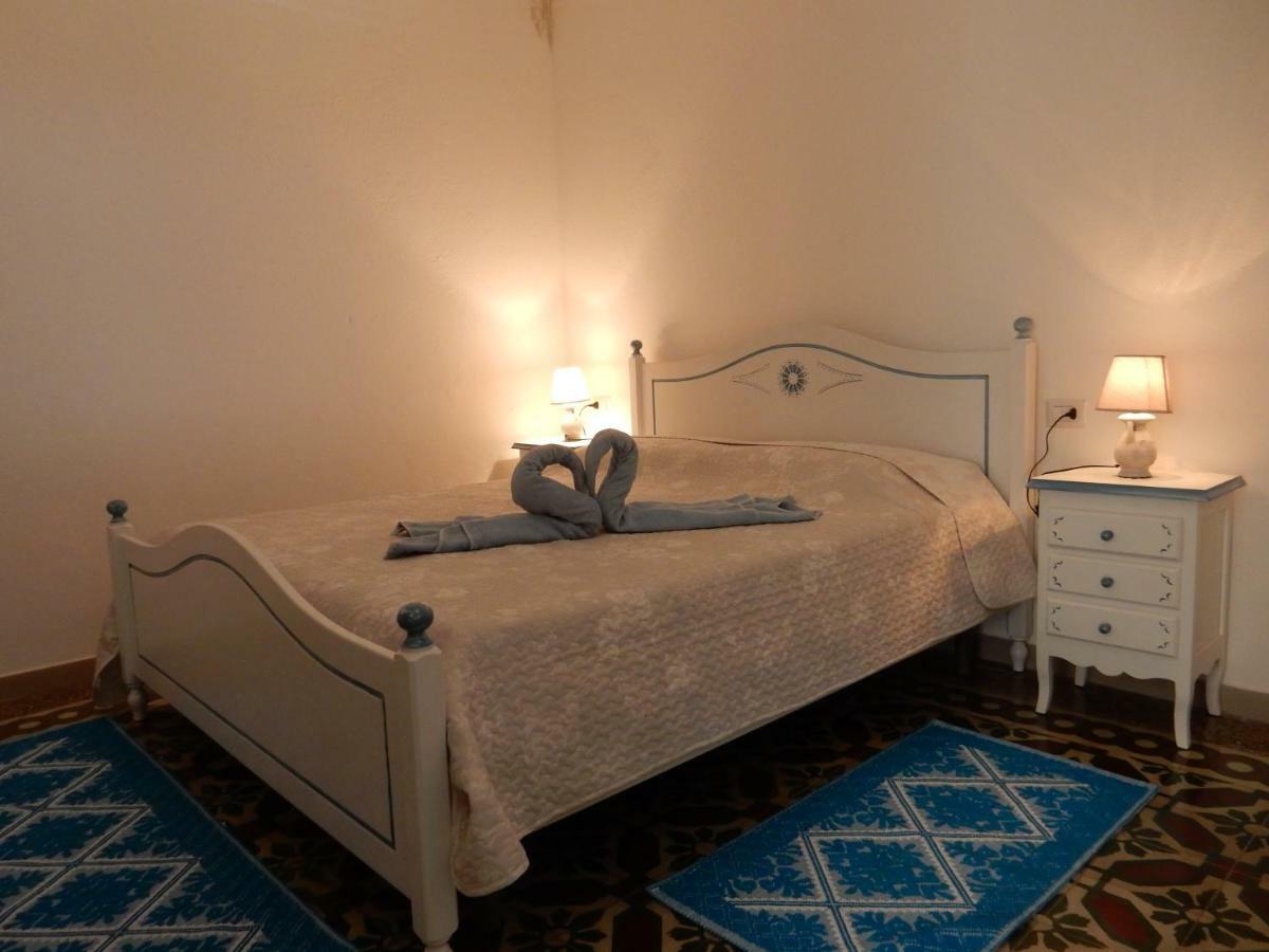 פוסאדה B&B Eleonora D'Arborea, Centro Storico מראה חיצוני תמונה